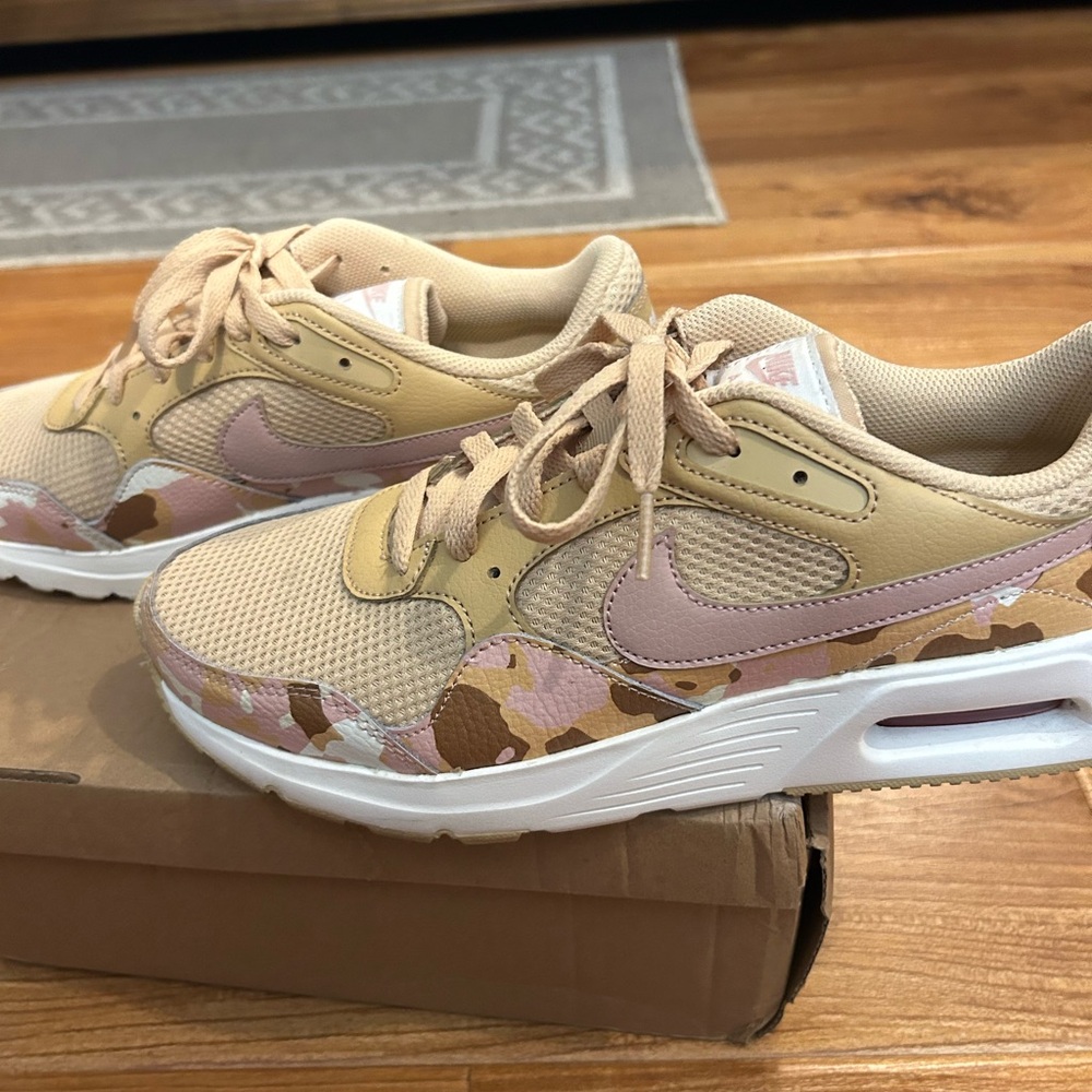Women’s Nike Air Size 9.5
